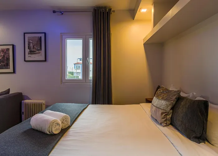 Oceanway In The Center Of Baleal * Ferrel (Leiria)